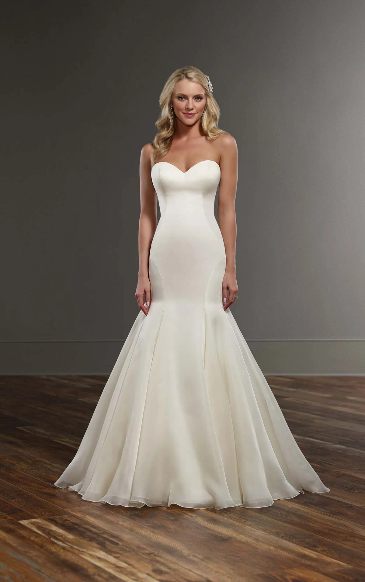 Strapless Sweetheart A-line Lace And Tulle Wedding Dress 