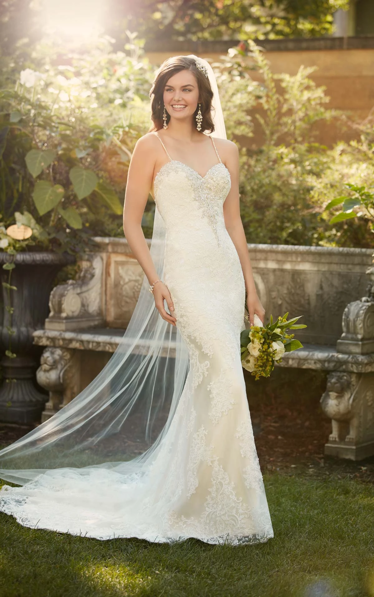 Sleeveless princess wedding dress | Pronovias