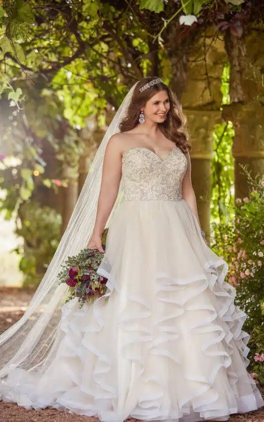 Princess Ball Gown Plus Size Wedding Dress With Sweetheart Bodice