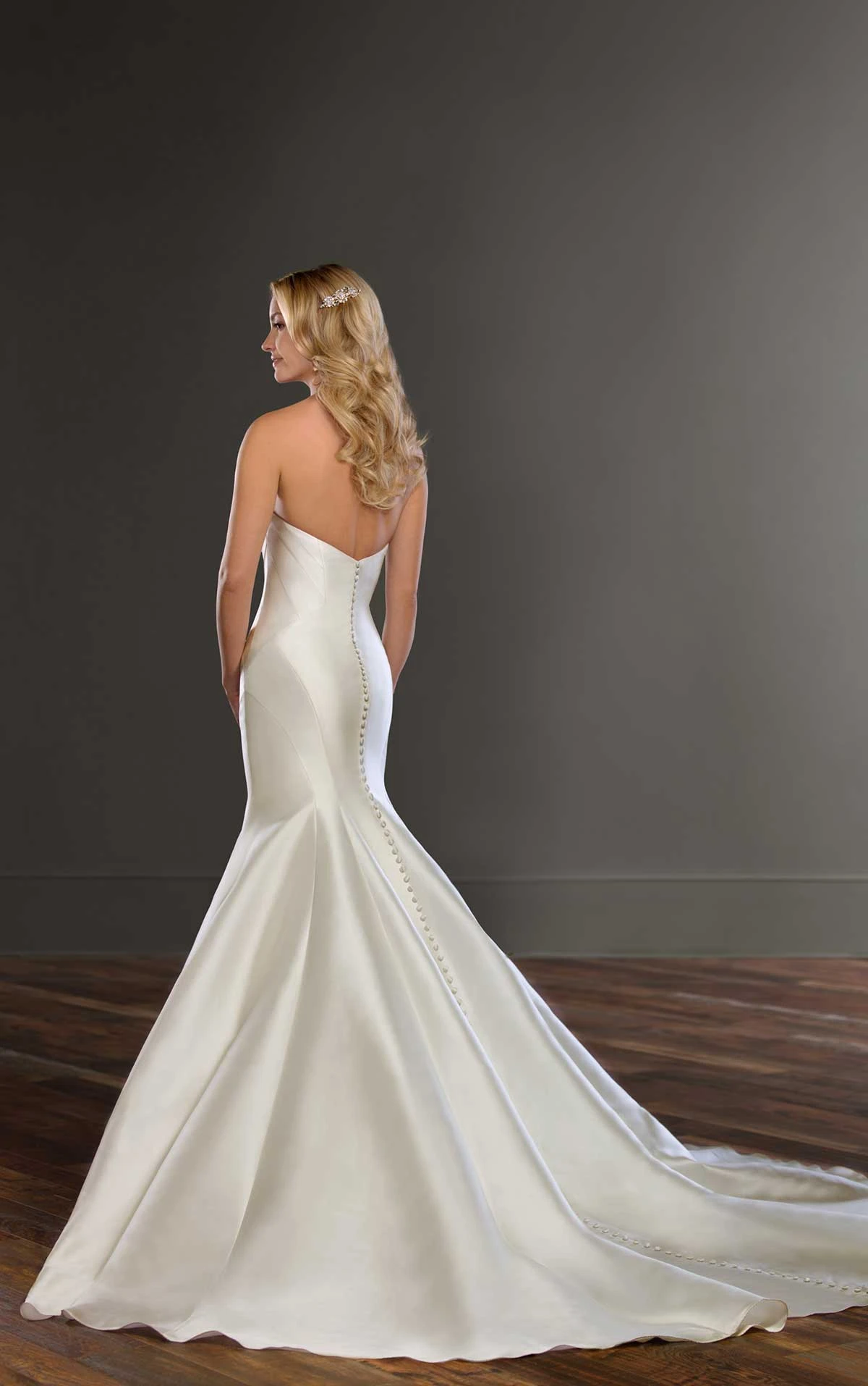 Silk Wedding Dresses For Elegant and Refined Bride | Form 