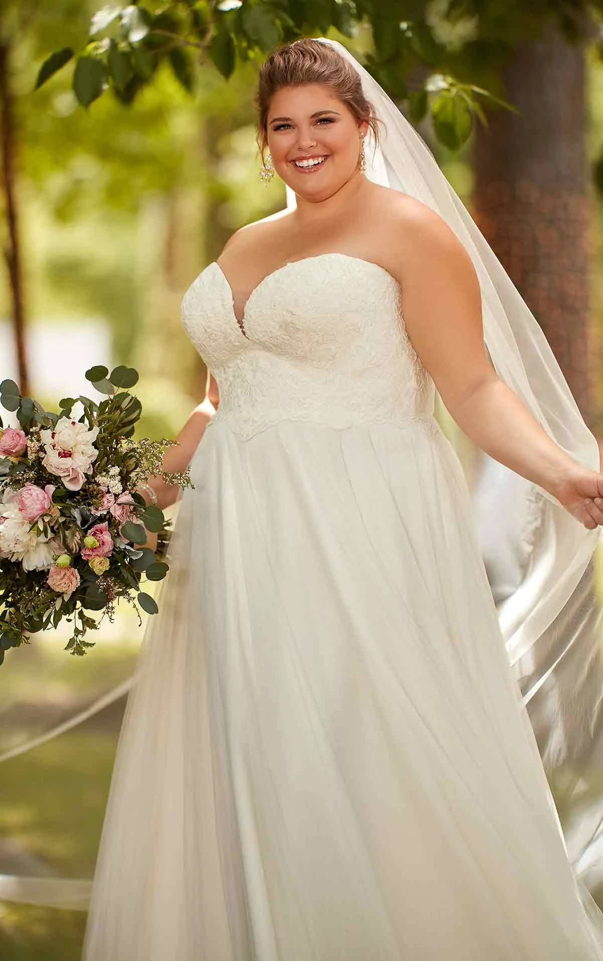 Affordable Plus Size Wedding Dress with French Tulle